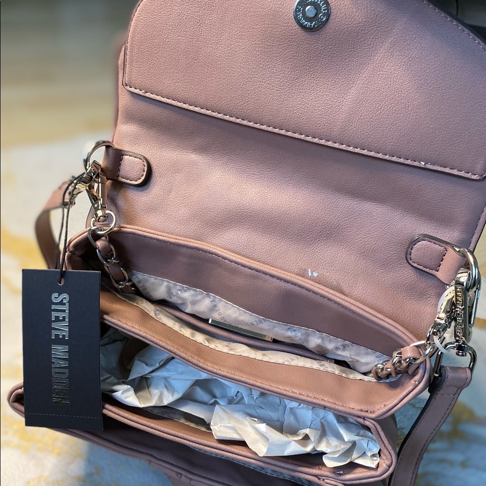 Purse - Picture 2 of 4